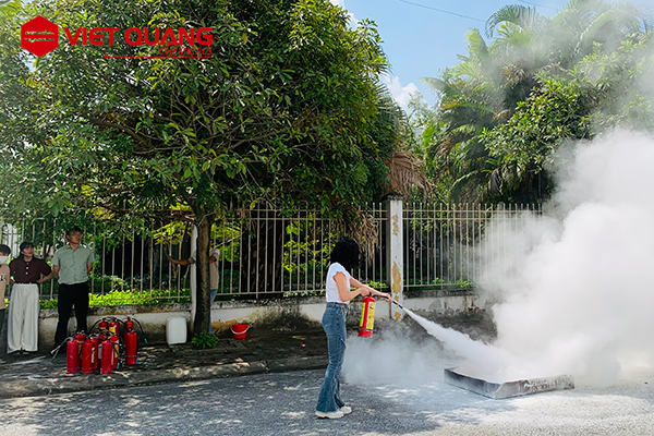 Thực tập PCCC tại Hoá chất Việt Quang