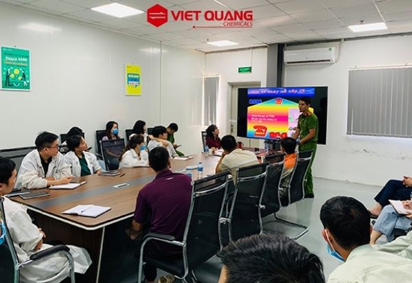 công tác bồi dưỡng kiến thức PCCC cho nhân viên tại Việt Quang