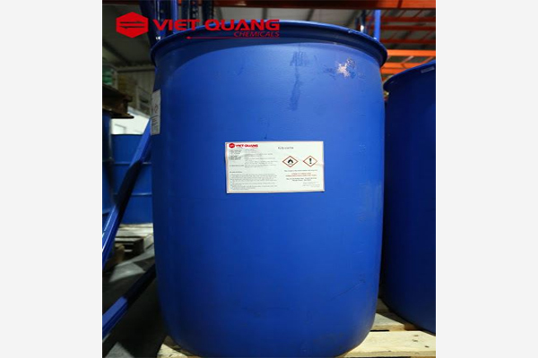 Hình ảnh thùng glyxerin trong nhà máy hóa chất Việt Quang - glycerin tan trong nước