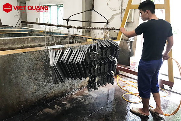 Phương pháp tẩy dầu phun