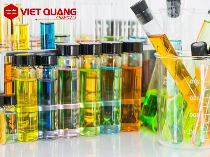 tinhong-nghiem-thuy-tinh-hoa-chat-viet-quang